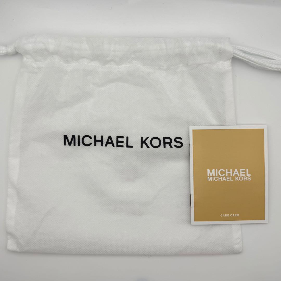 未使用　コンパクトな折り財布✨ MICHAEL KORS 折り財布 ブラック