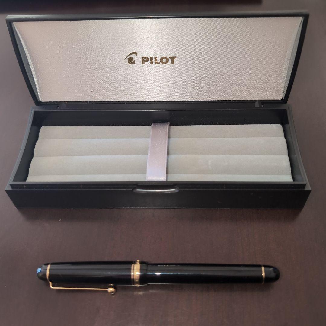 【箱付き・送料込み】PILOT 万年筆 CUSTOM74 黒 M　中字