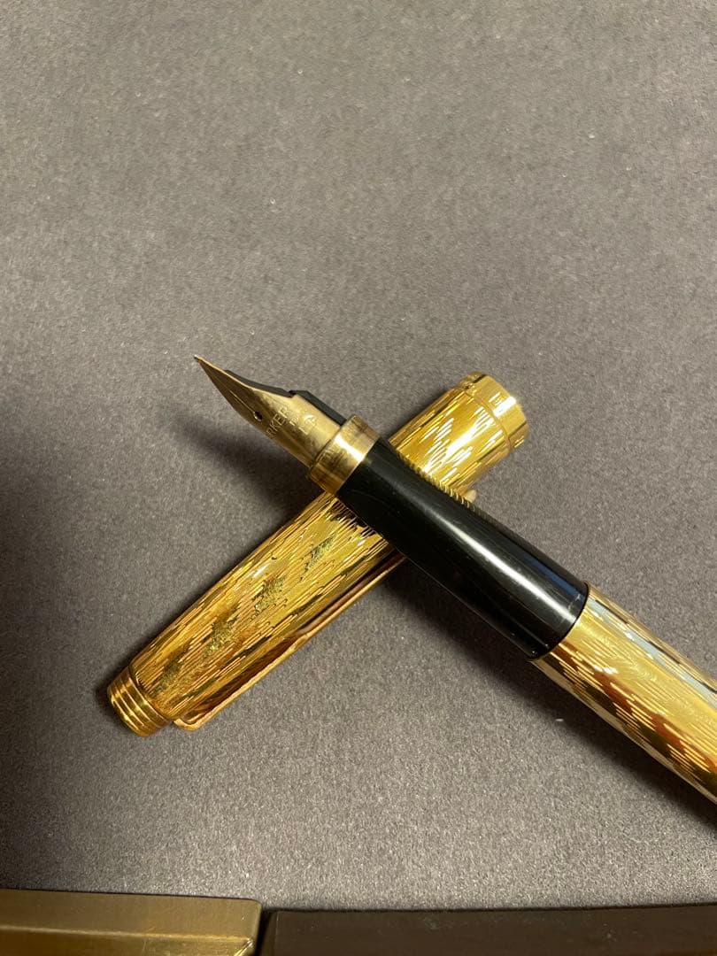 Parker 万年筆 ゴールド 専用ケース付き　K14