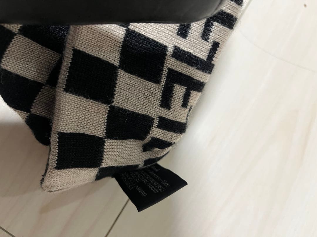 【おまけ付】FENDIチェック柄 ニット帽