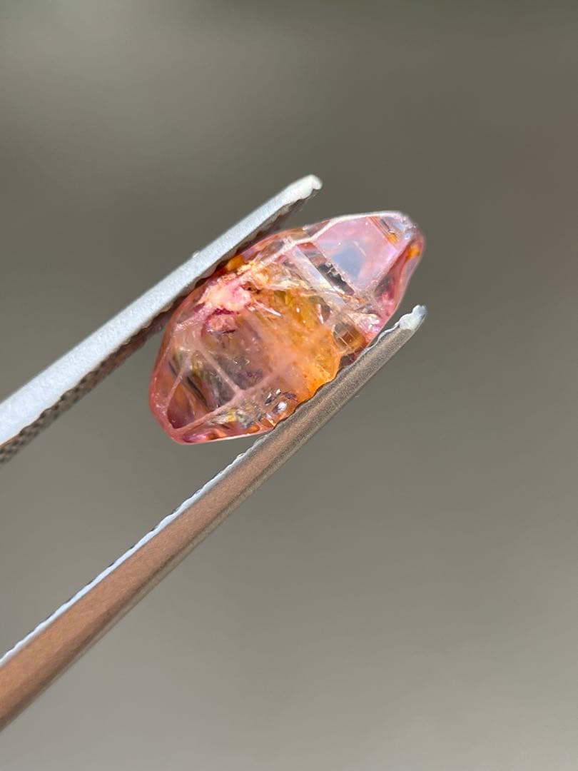 パパラチアサファイアクリスタル2.5ct Padparadscha