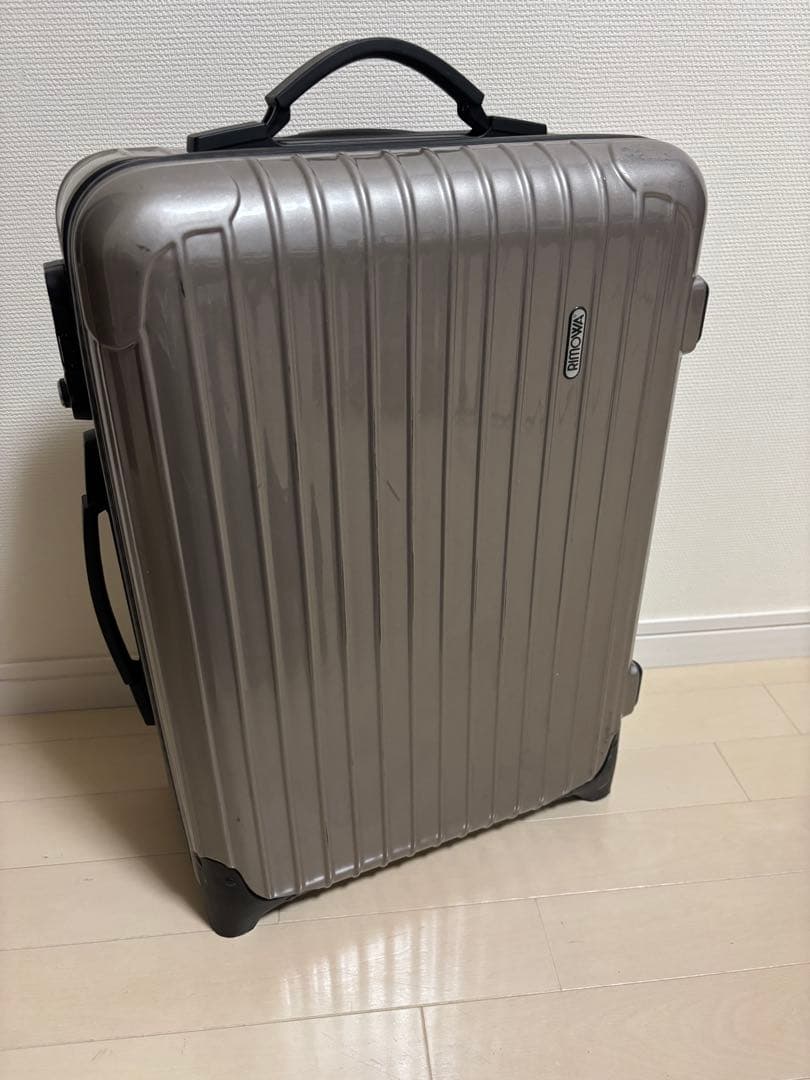 値下げ済✅リモワ サルサ 2輪 33L 付属品説明書 中板完備⭐︎人気色シャンパン