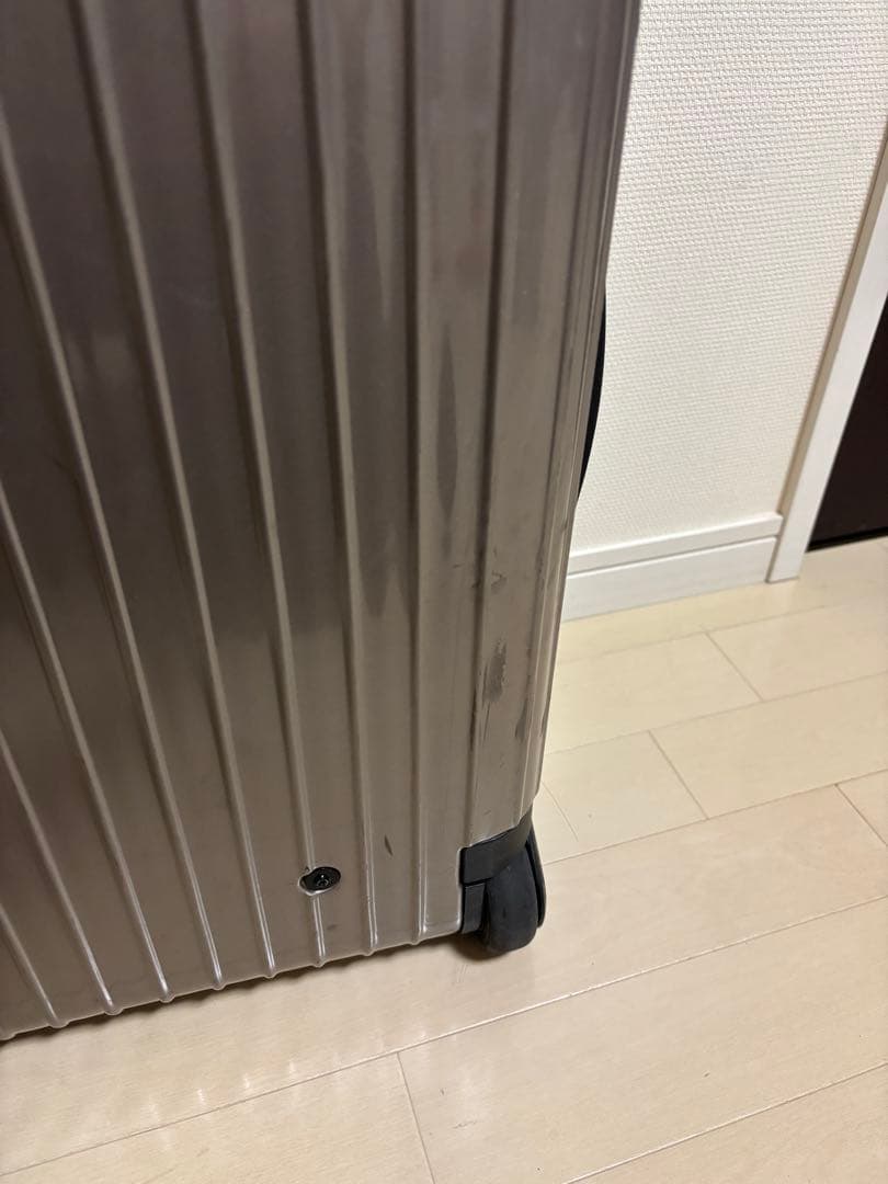 値下げ済✅リモワ サルサ 2輪 33L 付属品説明書 中板完備⭐︎人気色シャンパン