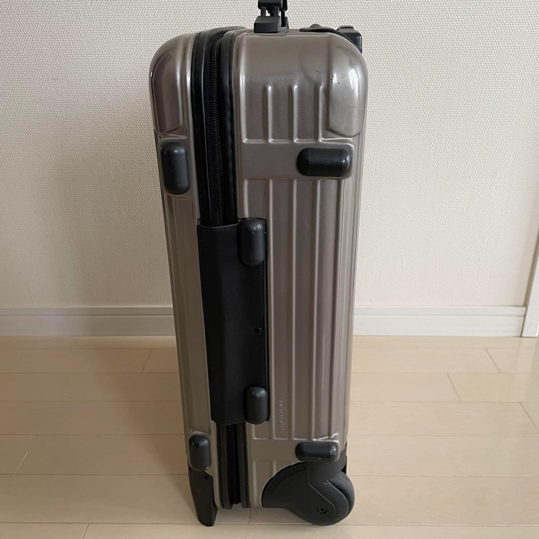 値下げ済✅リモワ サルサ 2輪 33L 付属品説明書 中板完備⭐︎人気色シャンパン