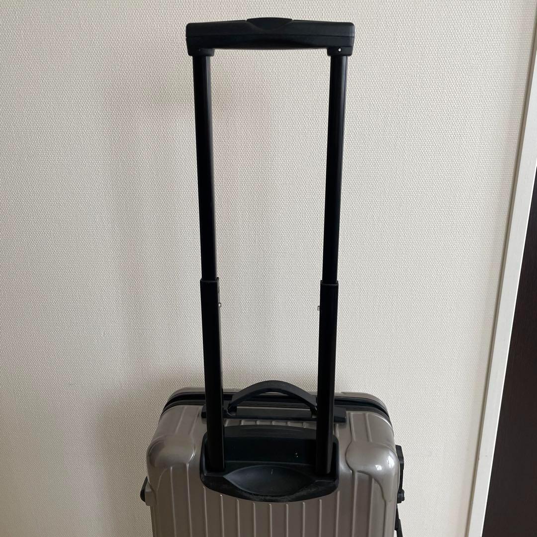 値下げ済✅リモワ サルサ 2輪 33L 付属品説明書 中板完備⭐︎人気色シャンパン