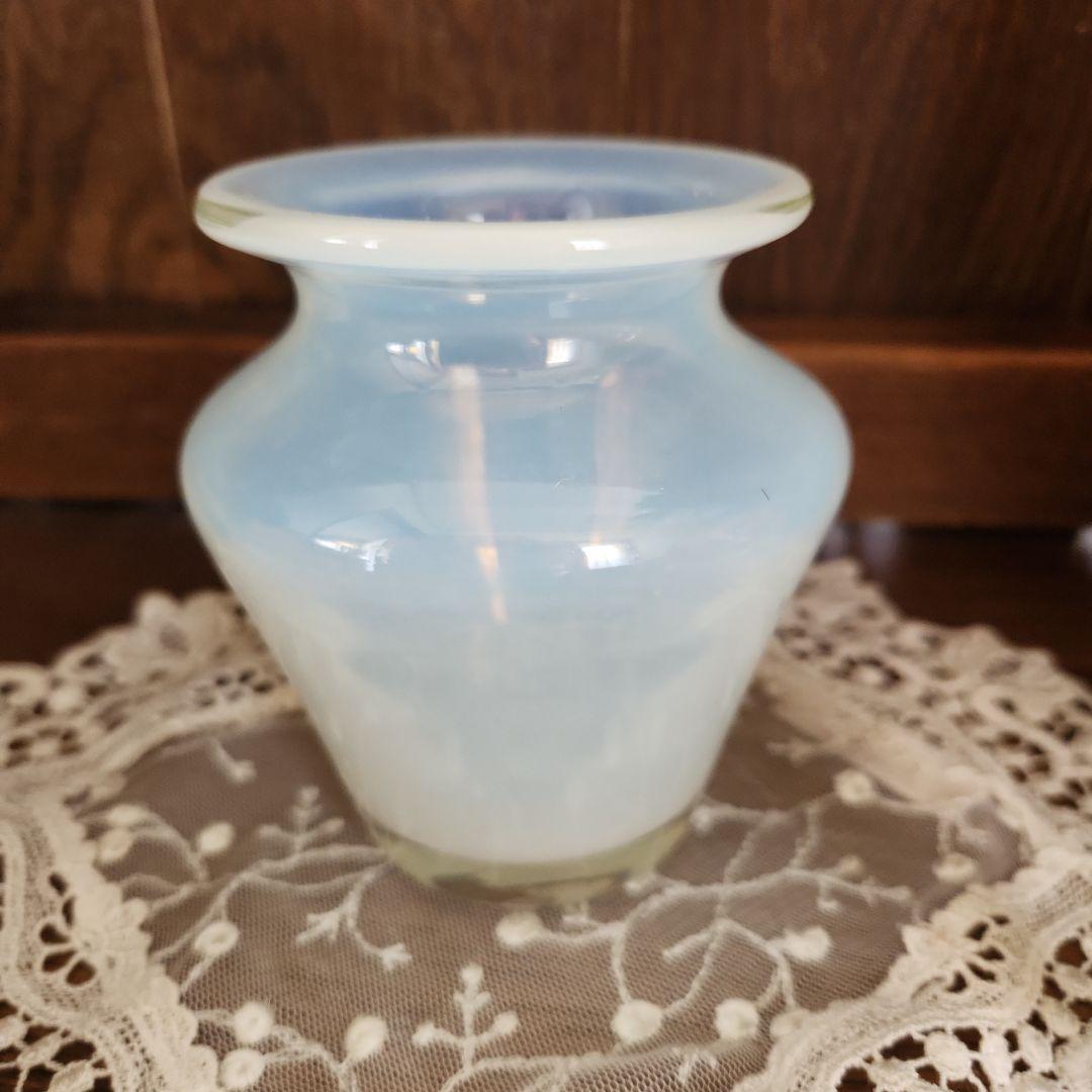 アンティーク　オパールセントフラワーベース