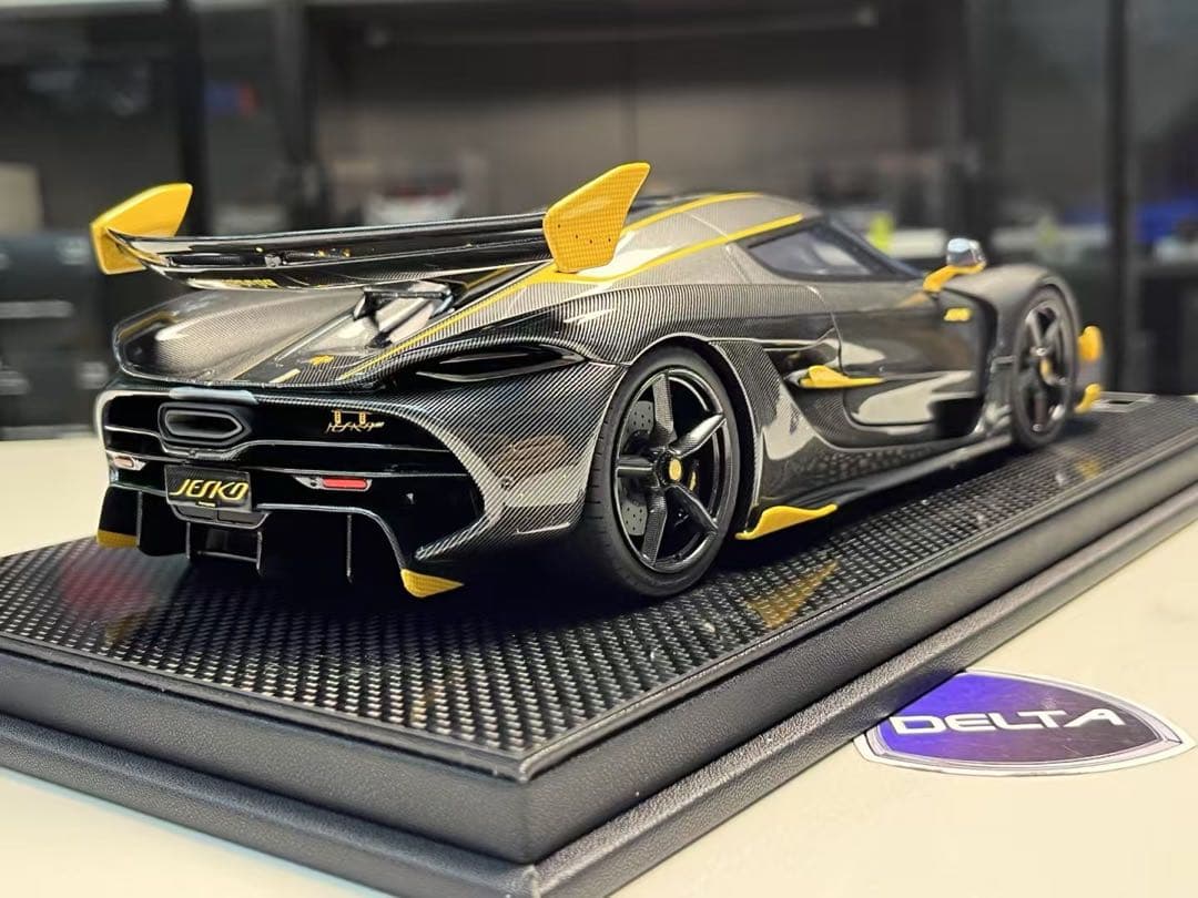 新品 FrontiArt ケーニグセグ jesko ブラックカーボン ミニカー