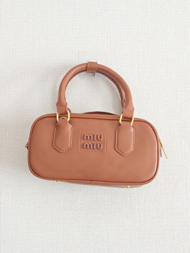 MIUMIU　キャラメル色ハンドバッグ　ショルダーバッグ　美品