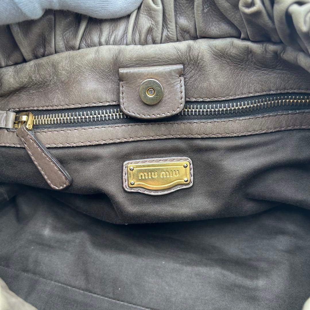 【美品】miu miuヴィッテロ・リュクス 2way ハンドバッグ レザー