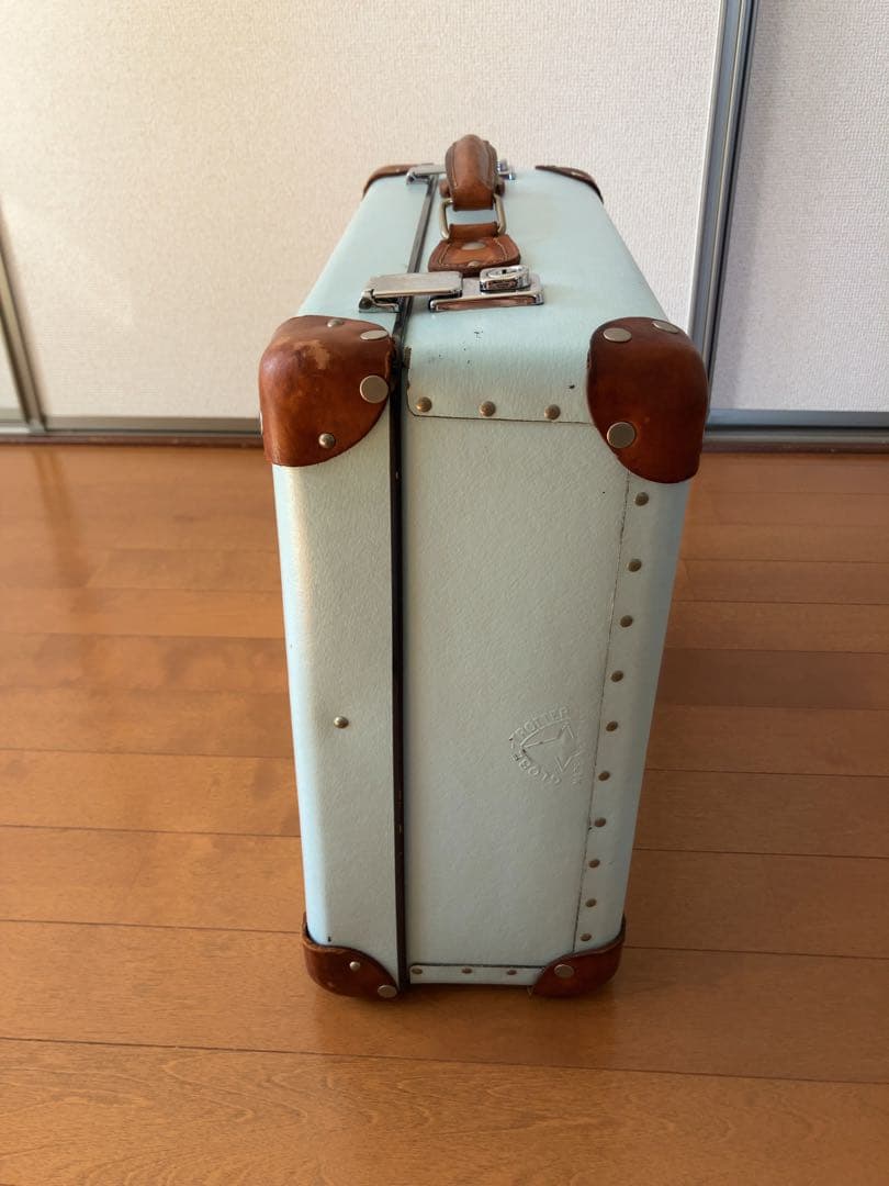 グローブトロッター GLOBE TROTTER スーツケース エアキャビン 水色