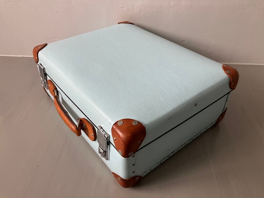 グローブトロッター GLOBE TROTTER スーツケース エアキャビン 水色