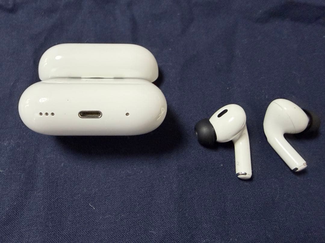 AirPods Pro2 ESRケース付き　美品です
