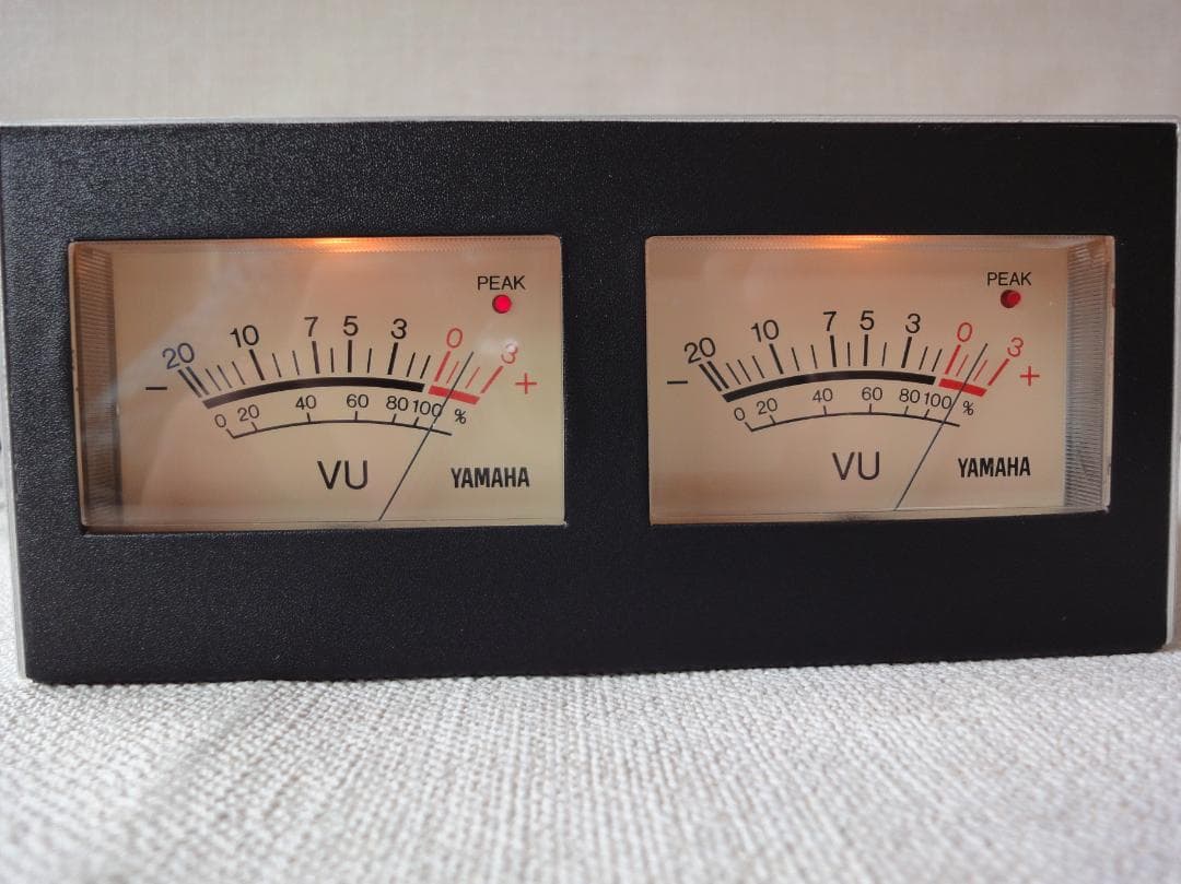自作ステレオVUメーター199号機（YAMAHAピーク表示付）