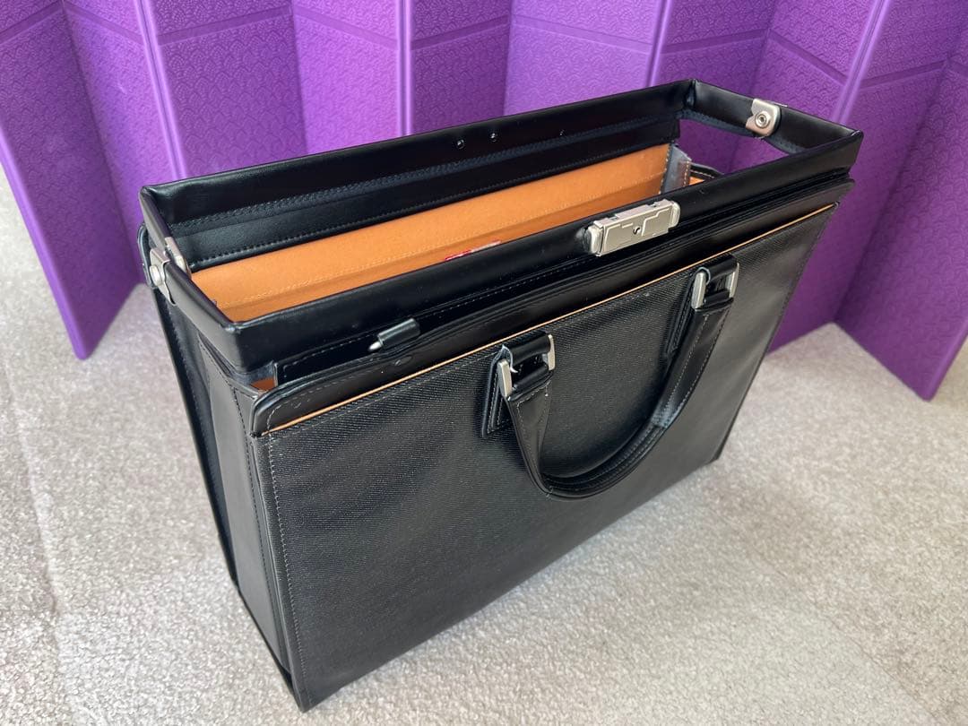 ビジネス　ダレスバッグ　サンワダイレクト　 豊岡製鞄 鍵付 ブラック