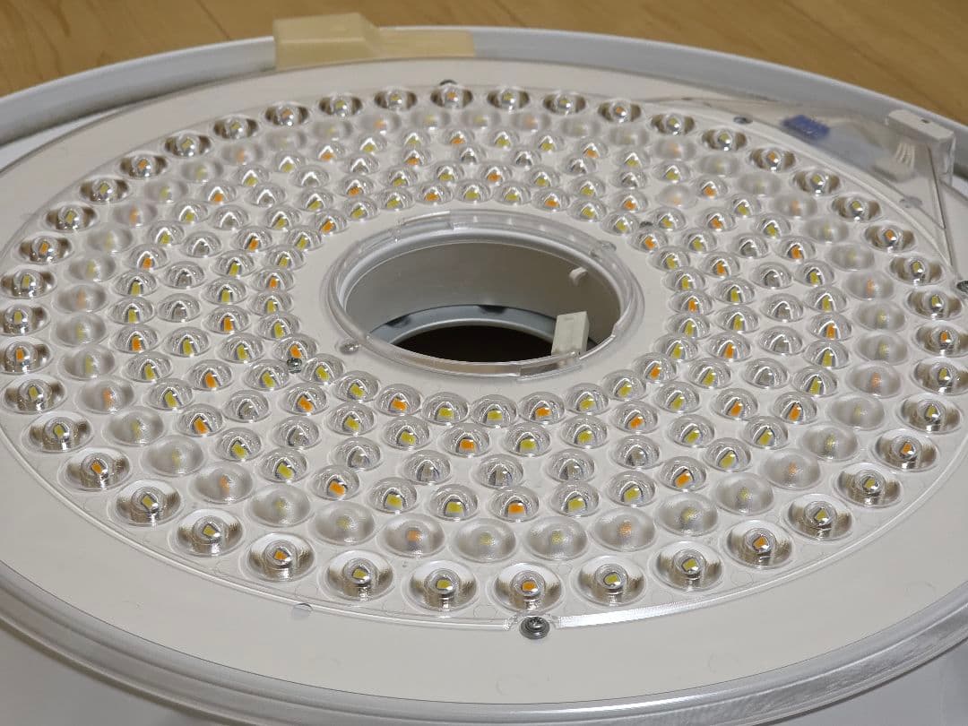 日立 LEDシーリングライト LEC-AHS810F ラク見え①