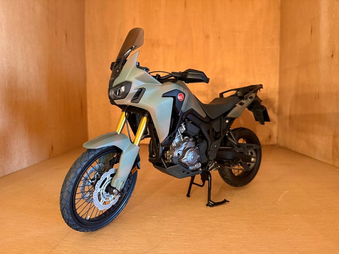 【O-1986】タミヤ アフリカツイン プラモデル 1/6 塗装済み ジャンク