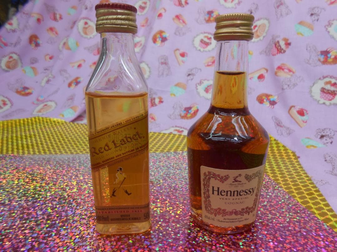 未開封9.980円Hennessyコニャックとジョニーウォーカー赤ラベル