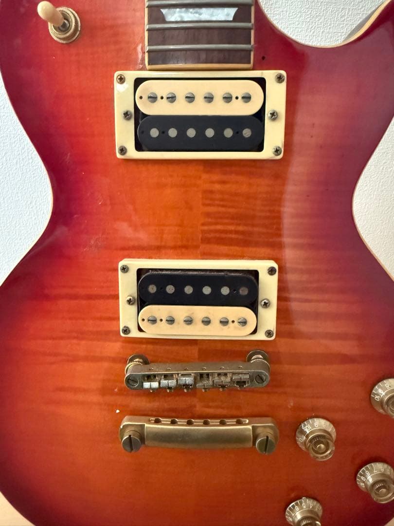 Bitz サンバースト レスポールスタイルエレキギター