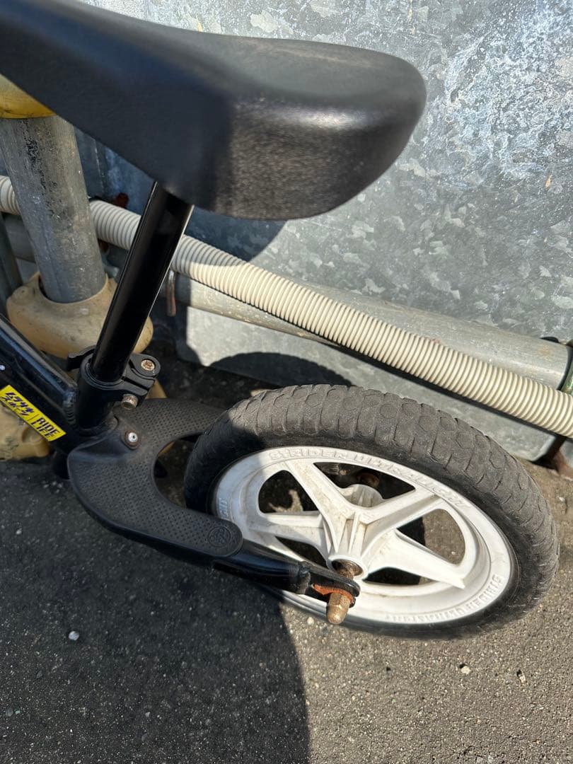 ストライター　STRIDER バランスバイク 黒/白