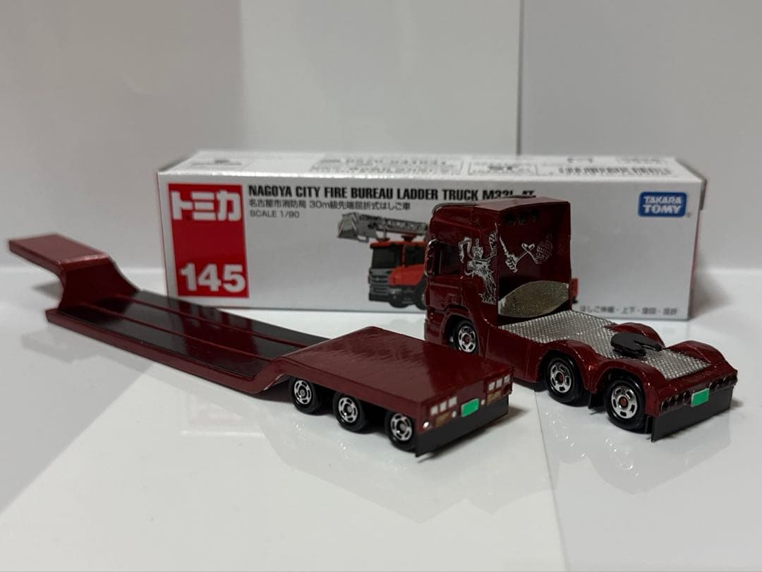 亀次郎　トミカ改造　デコトラ　スカニア　低床トレーラー仕様　ケース付き