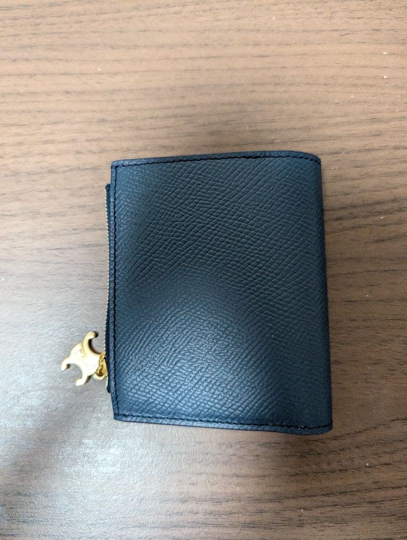 セリーヌコンパクトウォレットトリオンフチャームグレインドカーフスキン財布