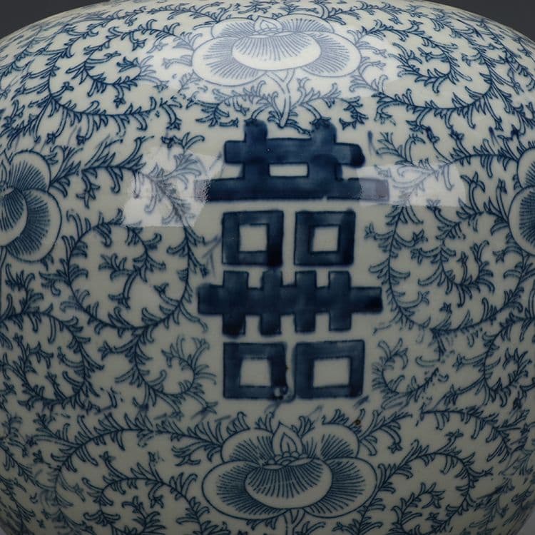 青花喜字尖蓋壺 西瓜壺 茶壺 景徳鎮 陶磁器 装飾品 現代工芸品 美術品 置物