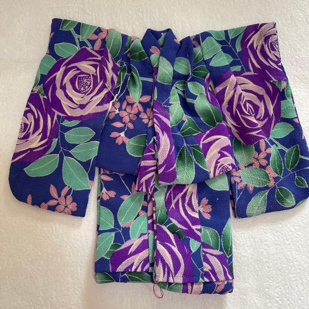 248256 人形の着物　古布縮緬　珍しい薔薇柄　6号