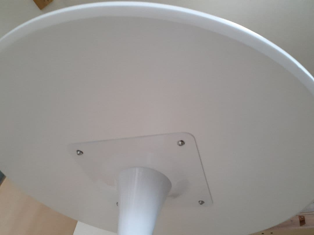 ダイニングテーブル　チューリップテーブル　エーロサーリネン