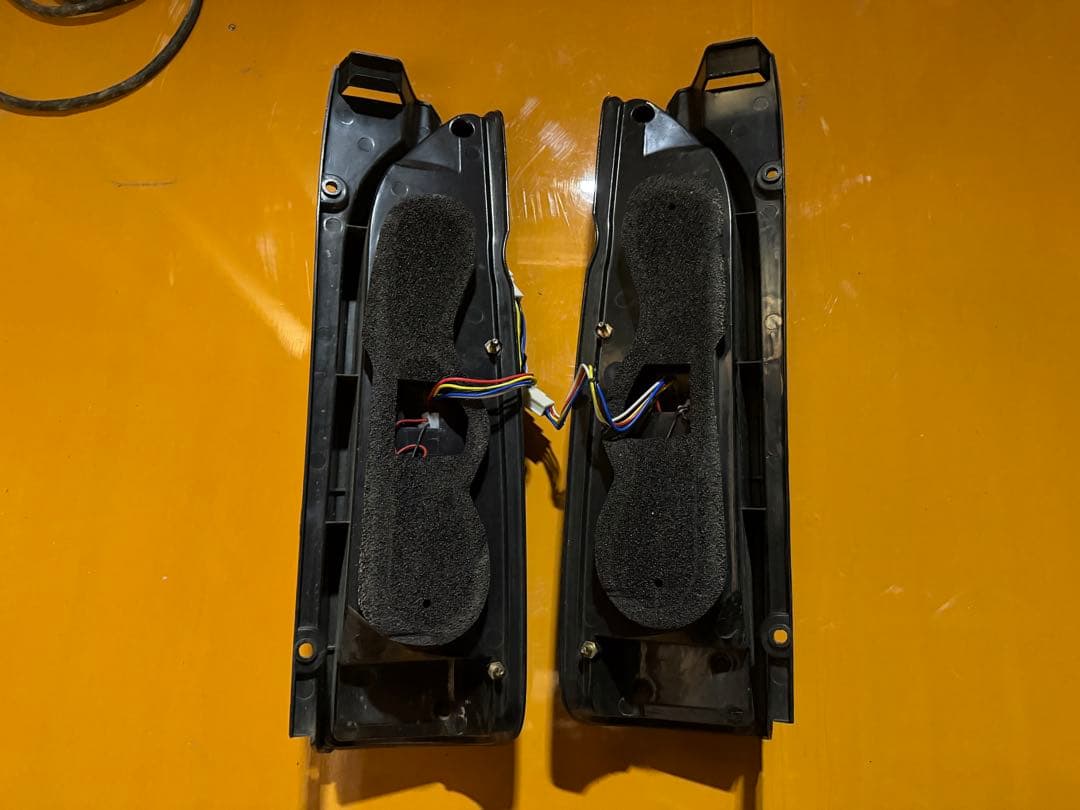 年末SALE ハイエース 200系 テールランプ 社外品