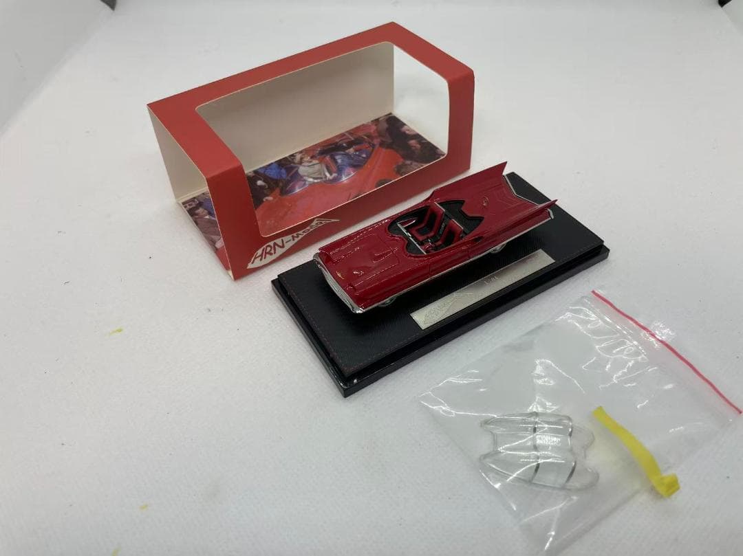 4R-776 HRN-Model 1/64 リンカーン フューチュラ