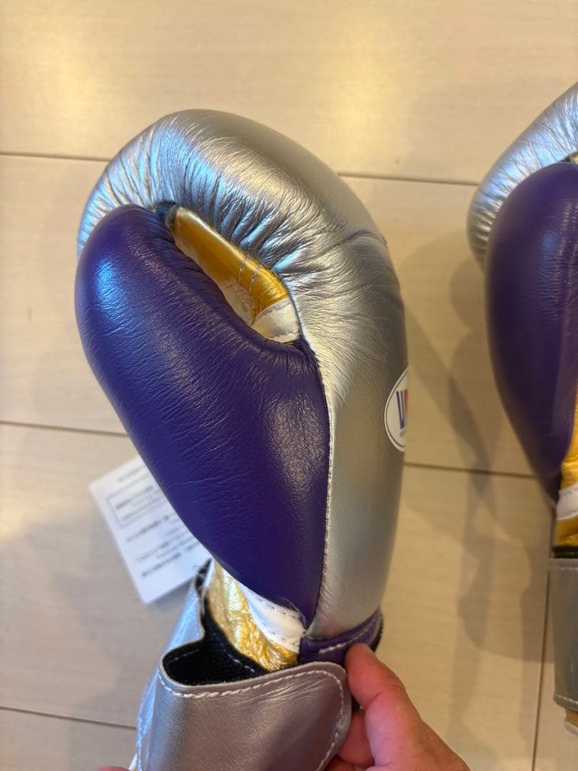 Winning ボクシンググローブ 10 oz シルバー/パープル　箱あり