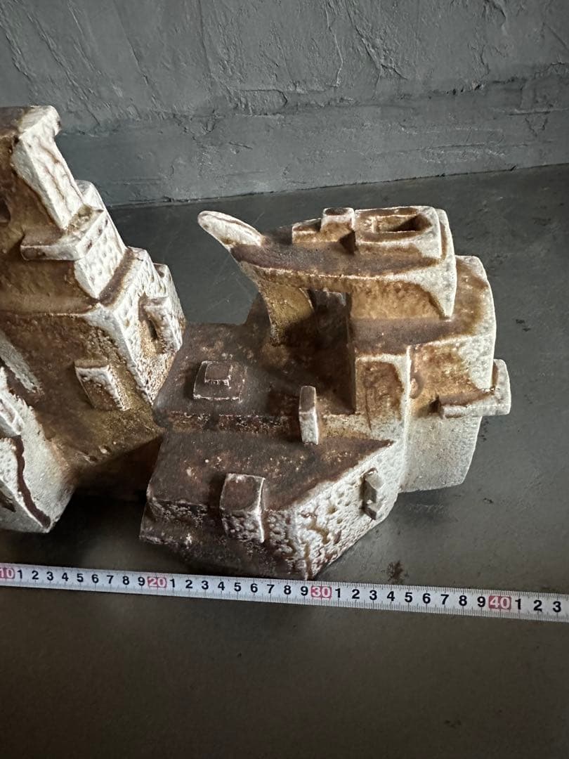 瞬間的お値下げ‼️作家物陶器　花瓶　抽象的陶器彫刻 茶色と白