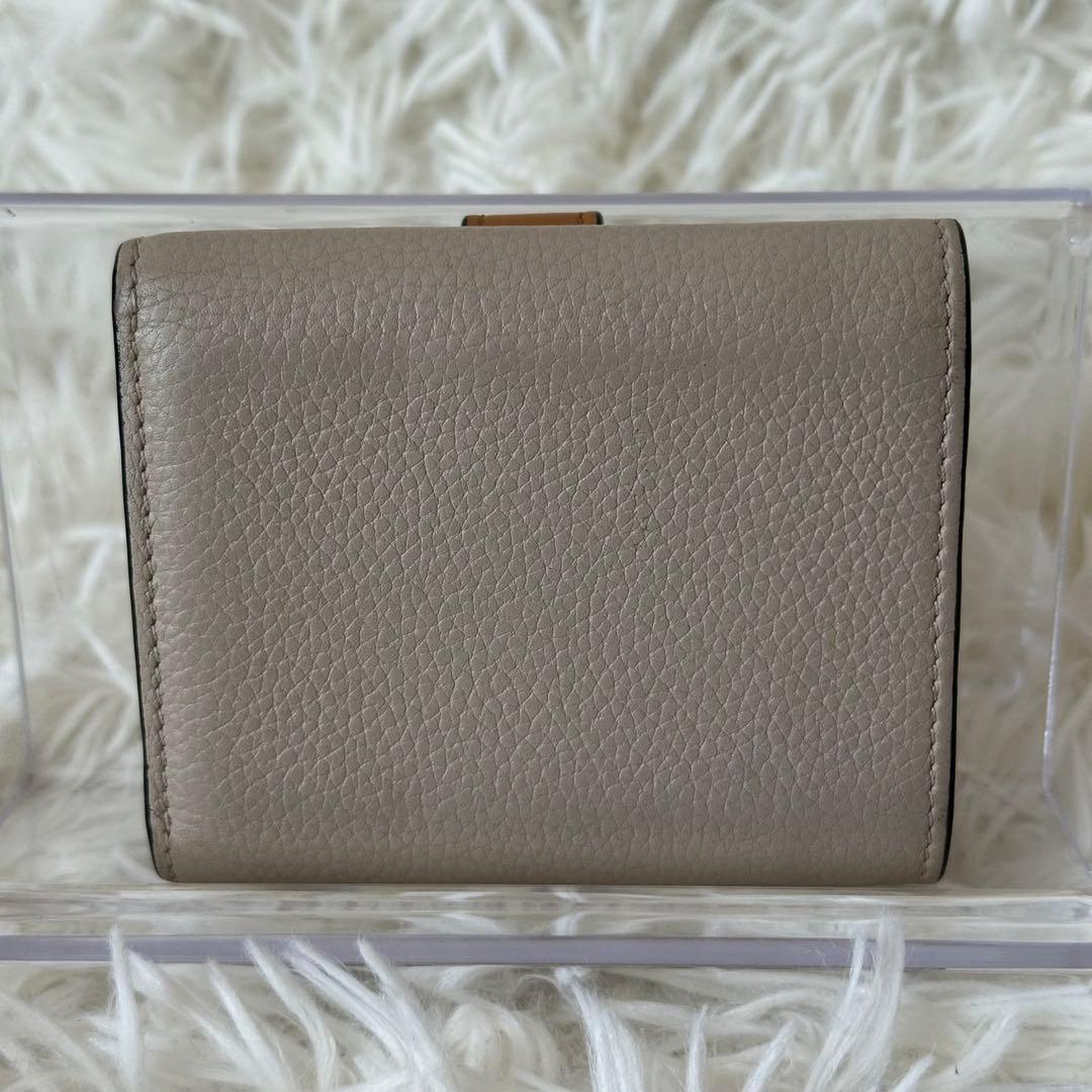 ロエベ アナグラム バーティカルウォレット 三つ折り財布 レザー ベージュ