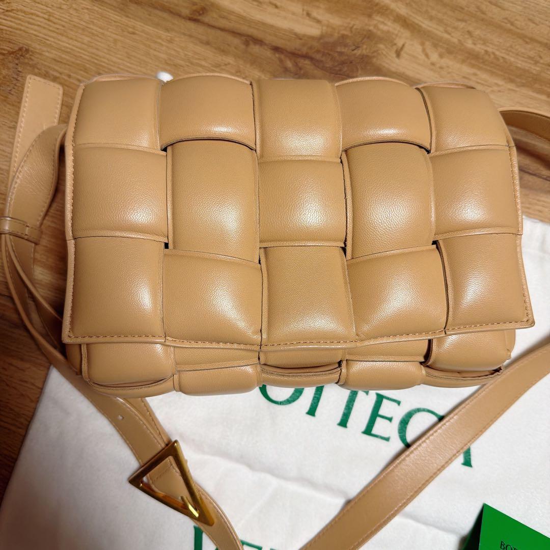 ooボッテガヴェネタ BOTTEGA VENETA パデットカセット
