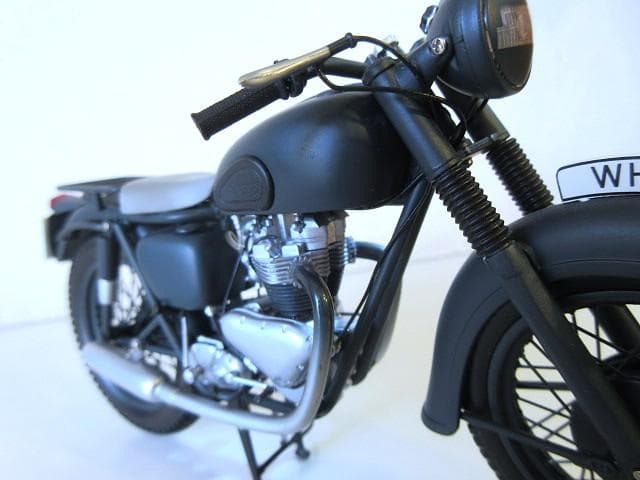 MINICHAMPS (1/12) トライアンフ TR6 Trophy「大脱走」