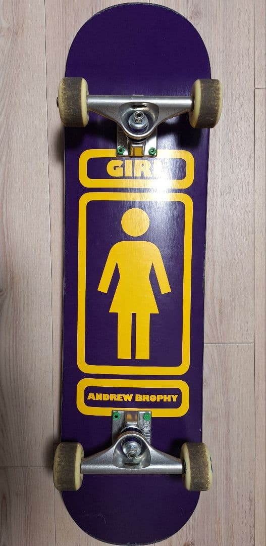 スケートボード　スケボー　ガール