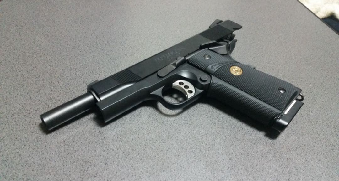 M.E.Uピストル 社外チャンバー マガジン3つ付き