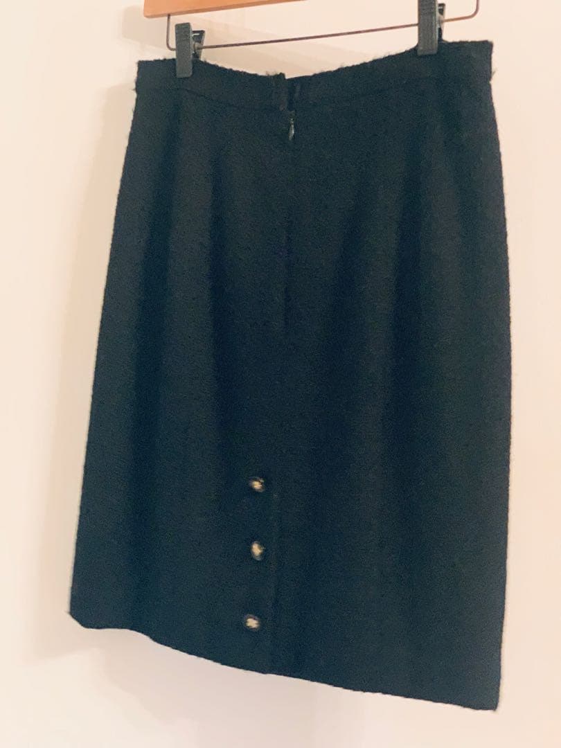 シャネル　CHANEL 黒 ボタン付きタイトスカート　44