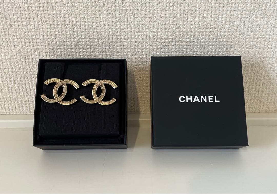 未使用品 CHANEL シャネル CCロゴ スタッドピアス ゴールド 金
