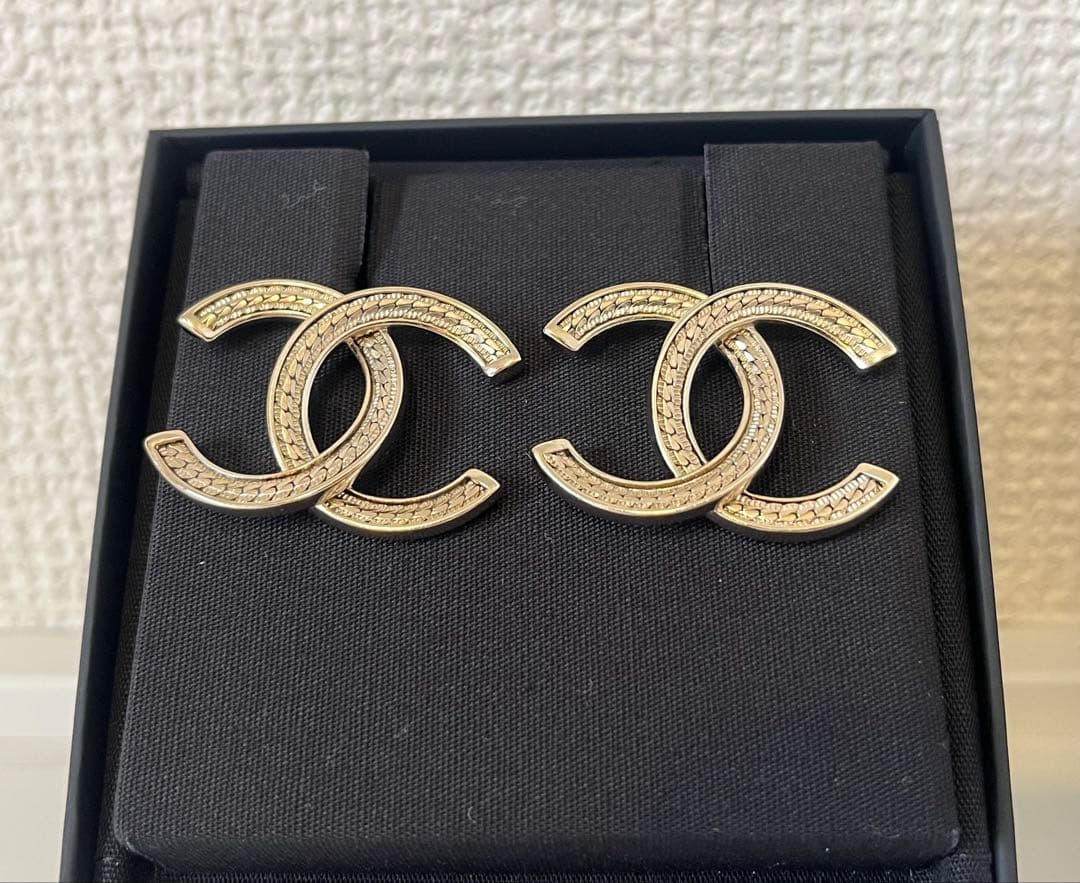 未使用品 CHANEL シャネル CCロゴ スタッドピアス ゴールド 金
