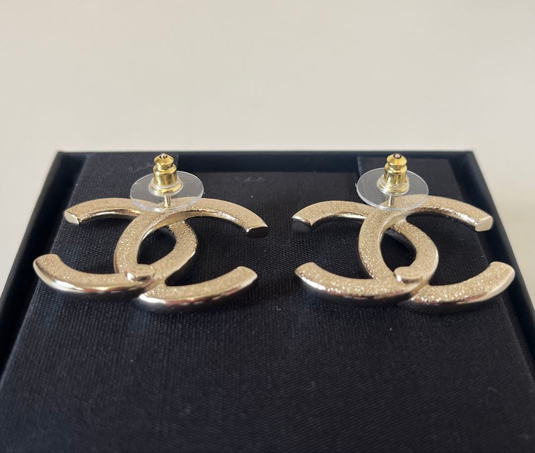 未使用品 CHANEL シャネル CCロゴ スタッドピアス ゴールド 金