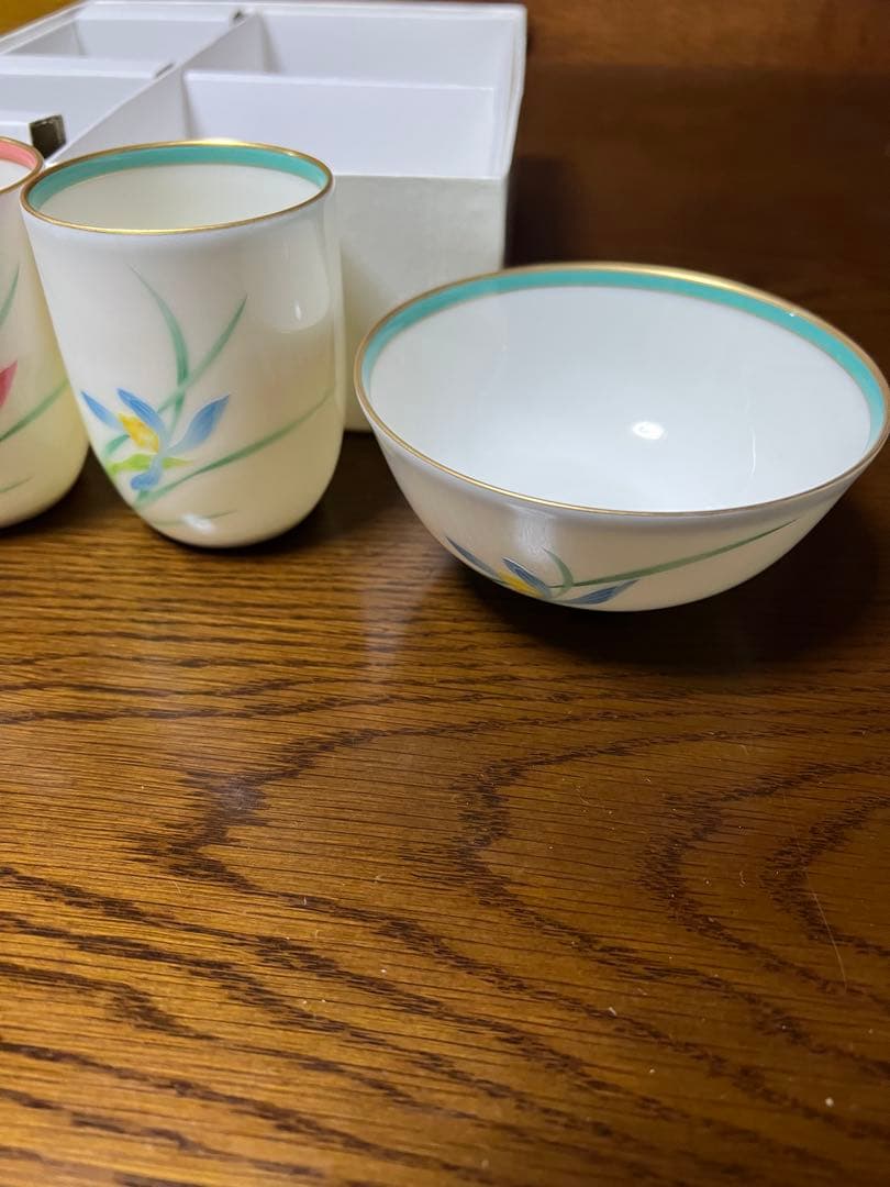 香蘭社　花柄陶器茶碗、湯呑みセット