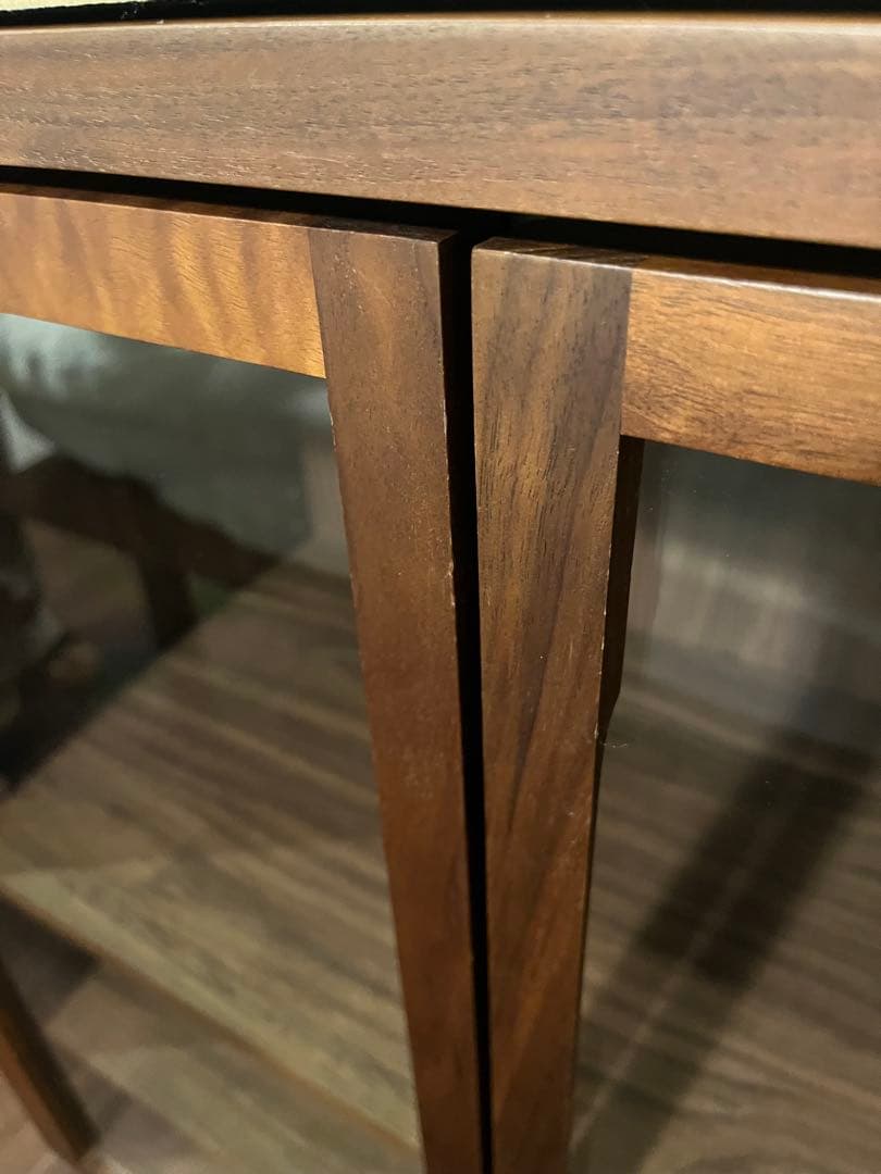 無印良品　木製キャビネット ウォールナット材　ガラス扉　脚付き