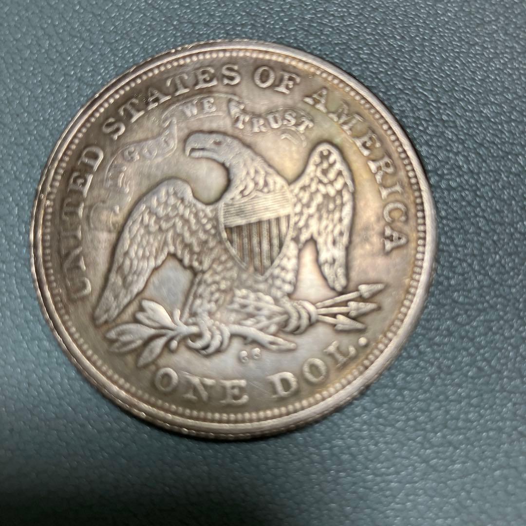 外国の銀貨二枚