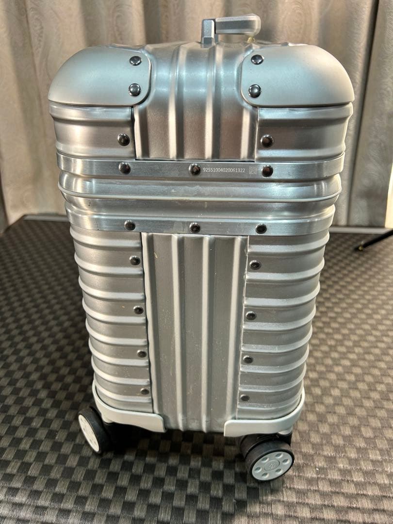 SlimShady です♪ RIMOWA リモワ　オリジナル　パイロット