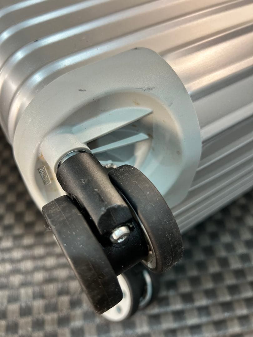 SlimShady です♪ RIMOWA リモワ　オリジナル　パイロット