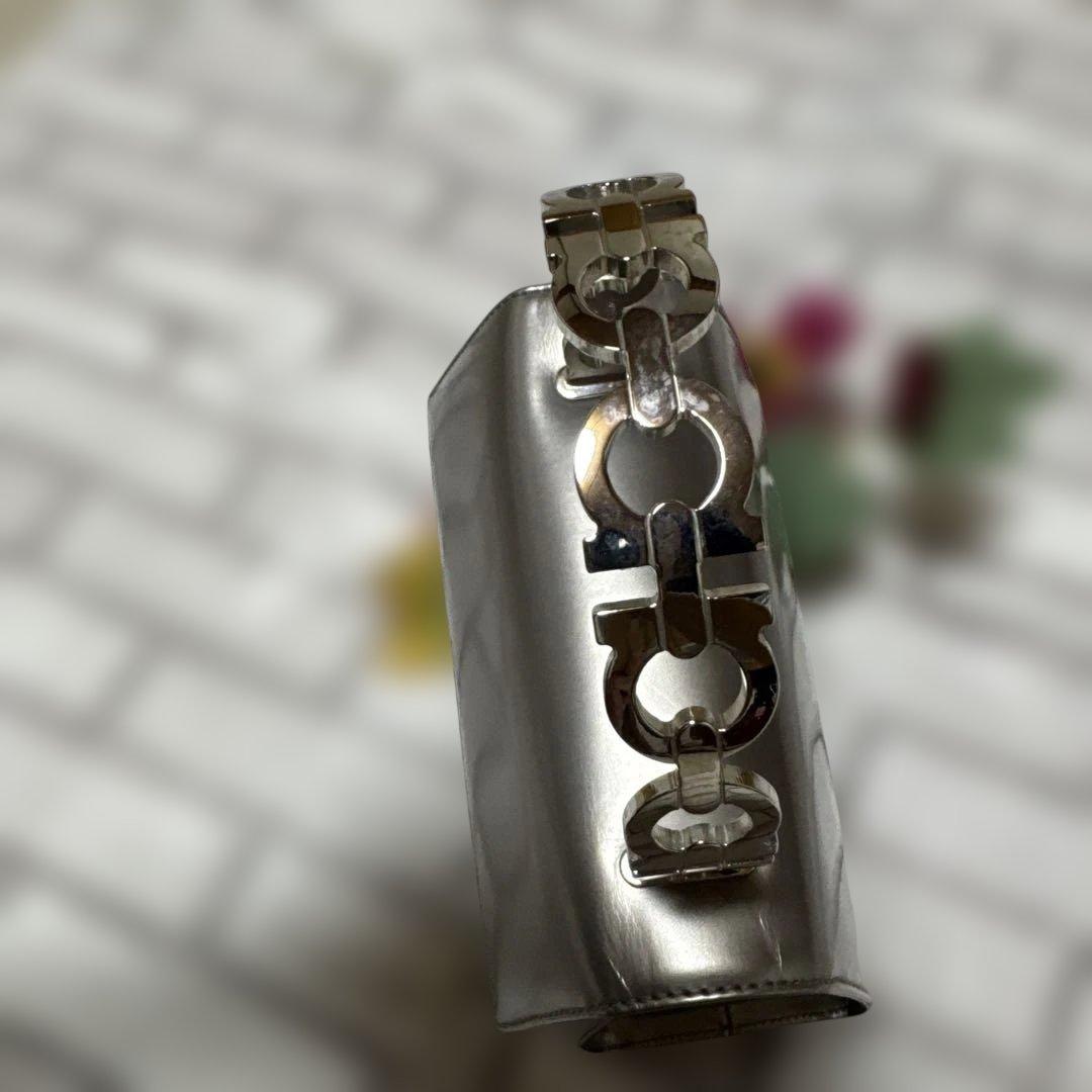 フェラガモ　￼シルバー　￼ミニバッグ