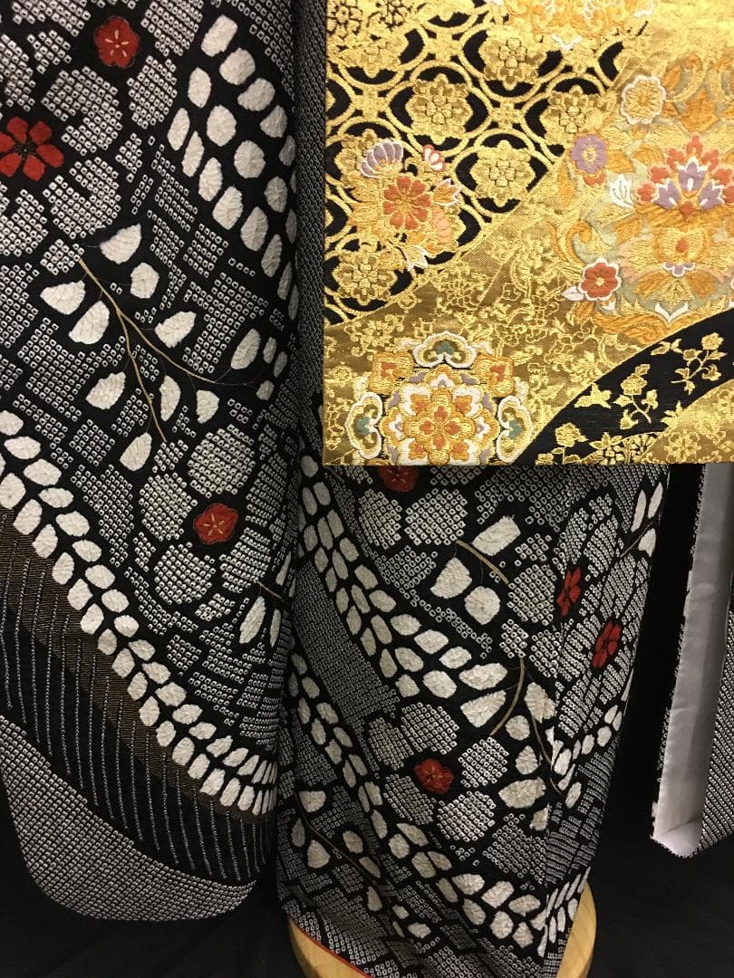 総絞り 黒地 下り藤枝葉花 振袖 黒金全通柄袋帯 振袖単品