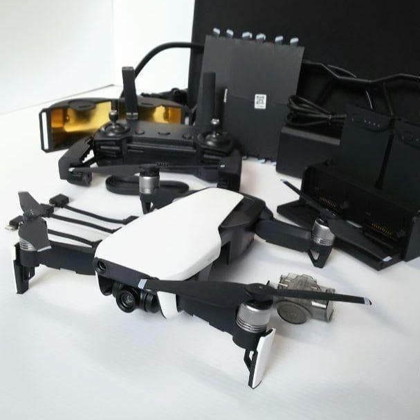 ドローン DJI MAVIC AIR (白）フルセットケース付き