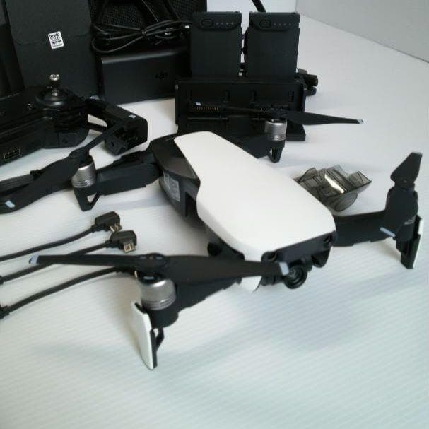 ドローン DJI MAVIC AIR (白）フルセットケース付き